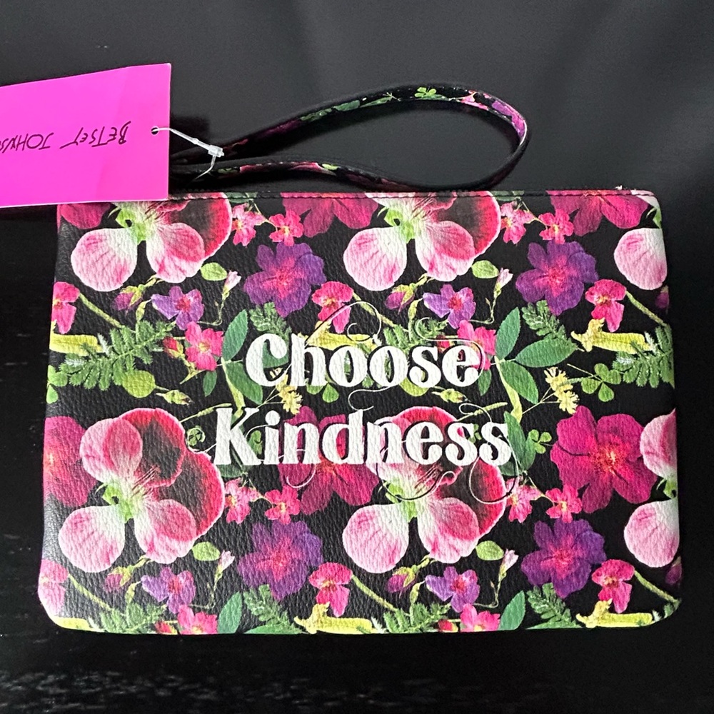🌷NWT-Betsey Johnson Floral Pouch🌷